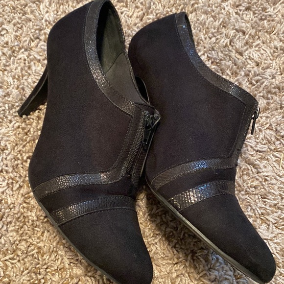 Impo Sz 9M Sexy Triumph Black Suede Heeled Bootie Boots - Picture 6 of 7